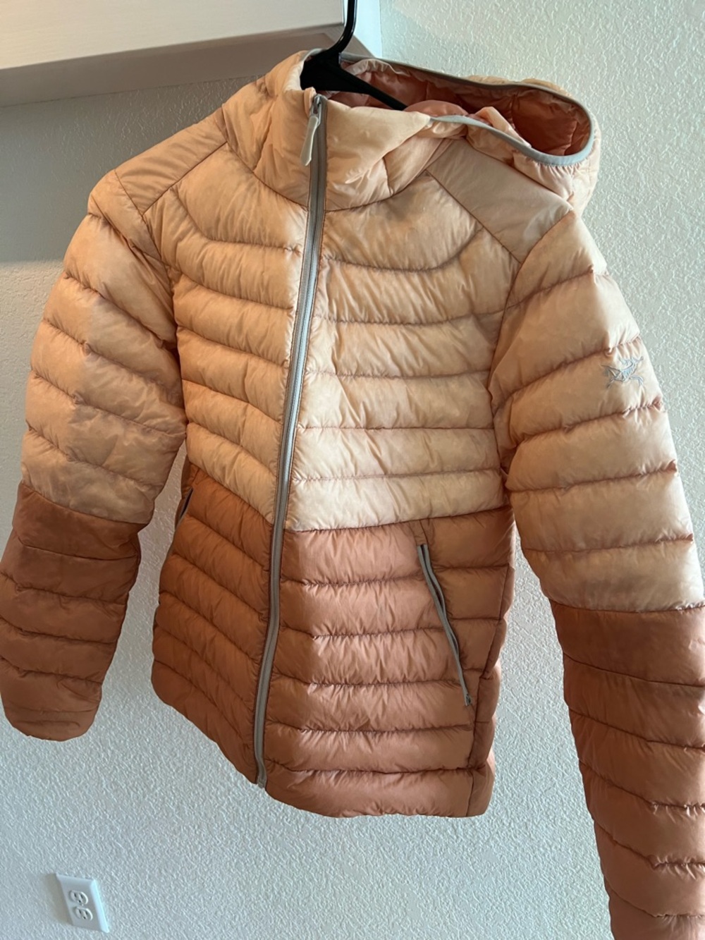 Arc'teryx Women's Peach Cerium Down Hoody
